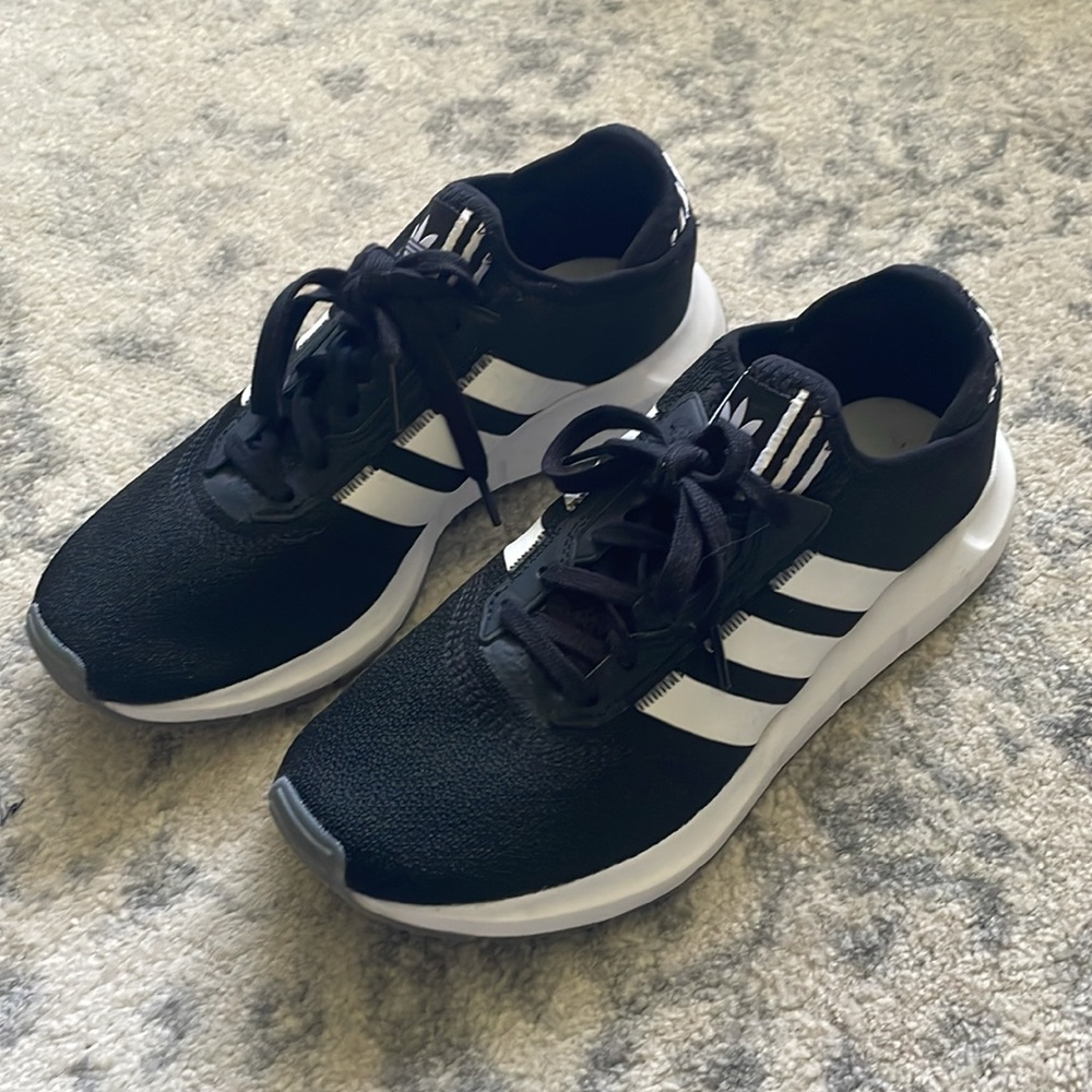 Women’s Adidas Swift Run X Sneakers - Picture 4 of 9